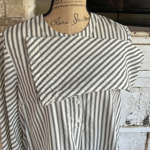 Madewell button-down bell sleeves and band collar gray stripe - Picture 9 of 16